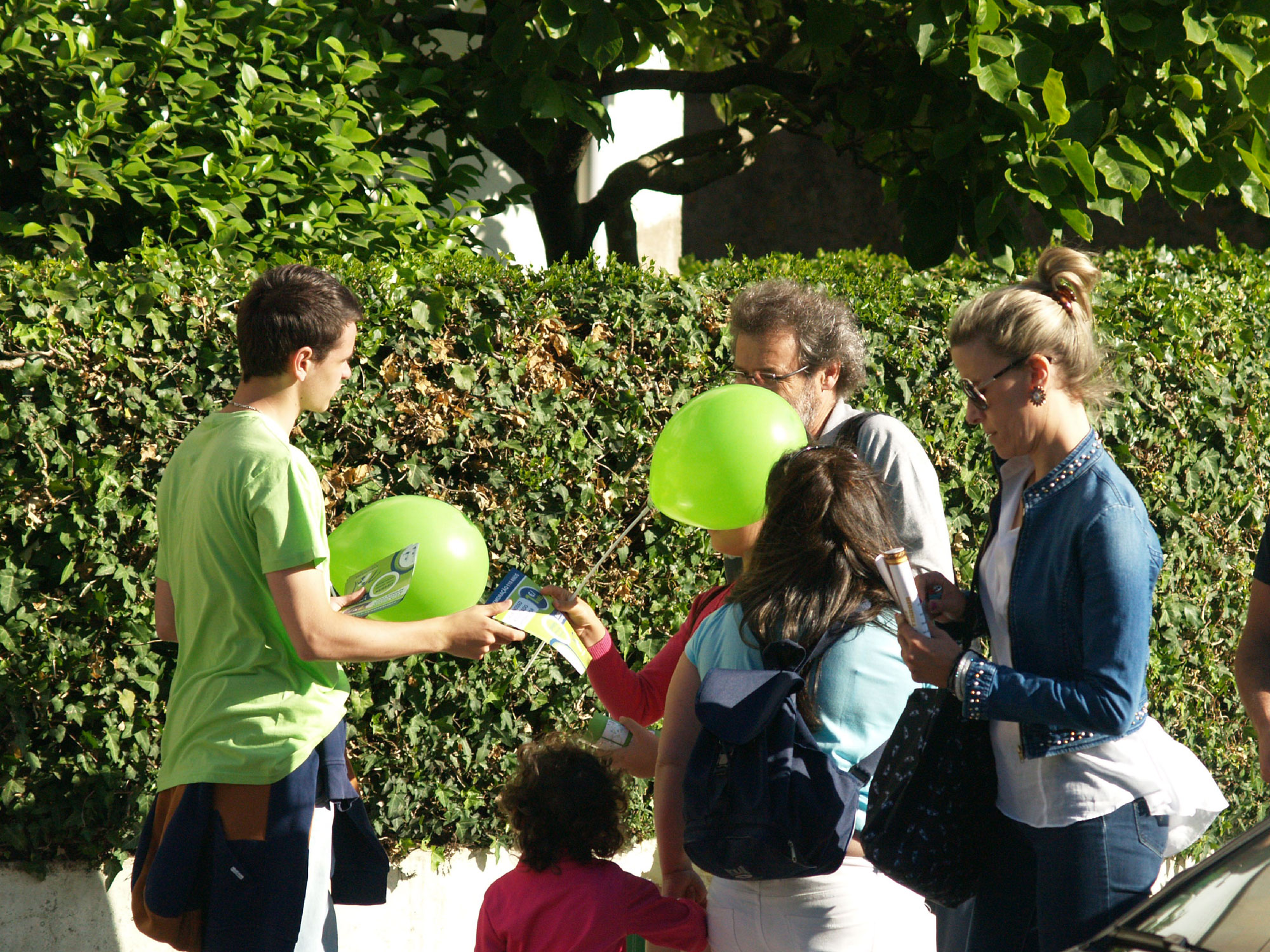 vencedora-mutualista-flyer-balloons-destribution-aura-partners
